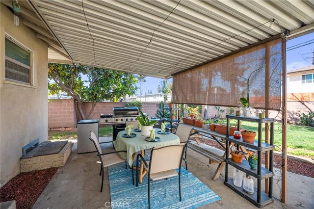 10725 S 8th Avenue, Inglewood, CA 90303