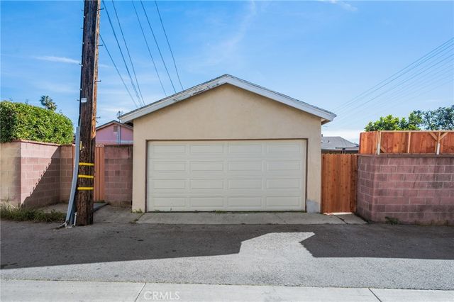 10725 S 8th Avenue, Inglewood, CA 90303