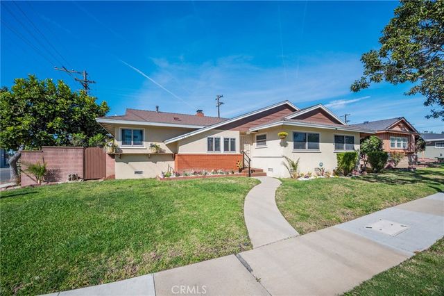 10725 S 8th Avenue, Inglewood, CA 90303