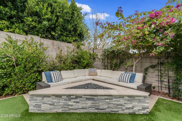 3450 E APPALOOSA Road, Gilbert, AZ 85296