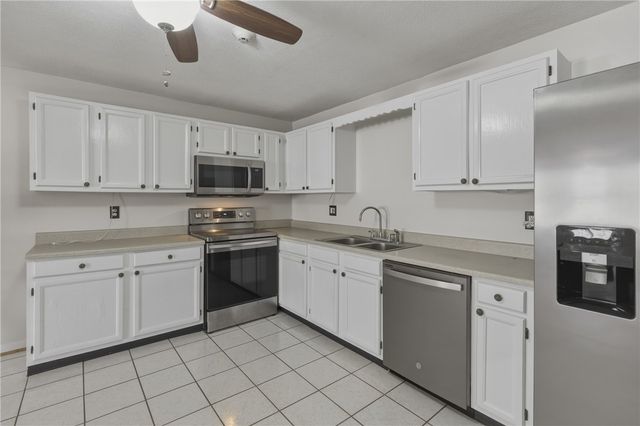 444 Woodward Road 17, North Providence, RI 02904