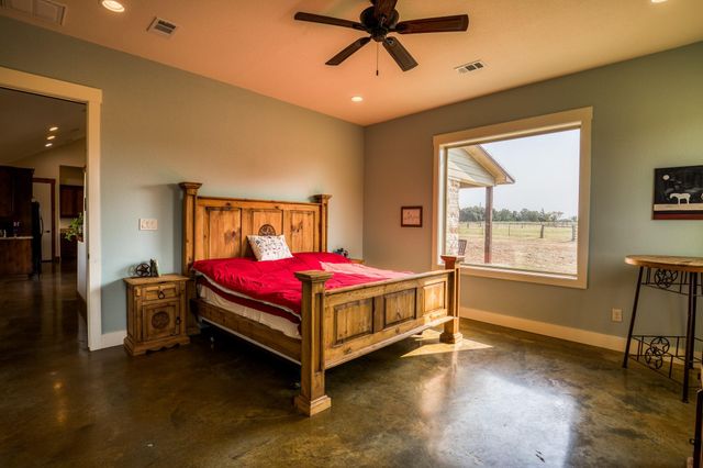 8201 Lone Star Road, Washington, TX 77880