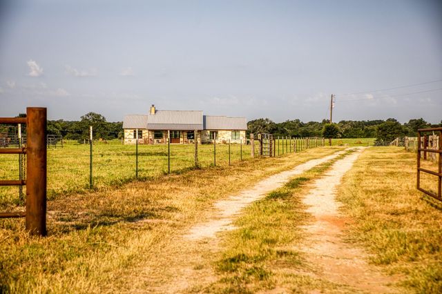 8201 Lone Star Road, Washington, TX 77880