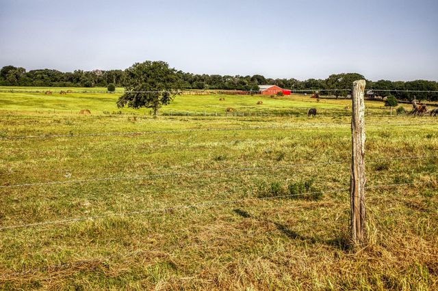 8201 Lone Star Road, Washington, TX 77880