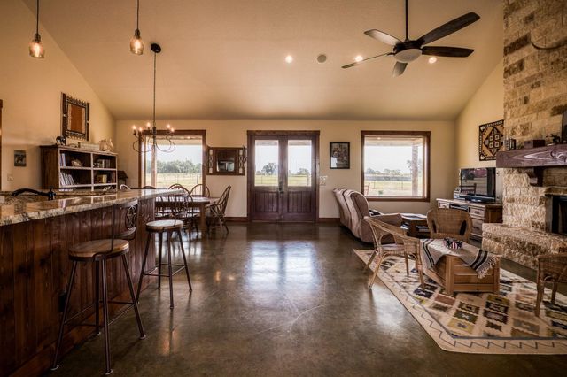 8201 Lone Star Road, Washington, TX 77880