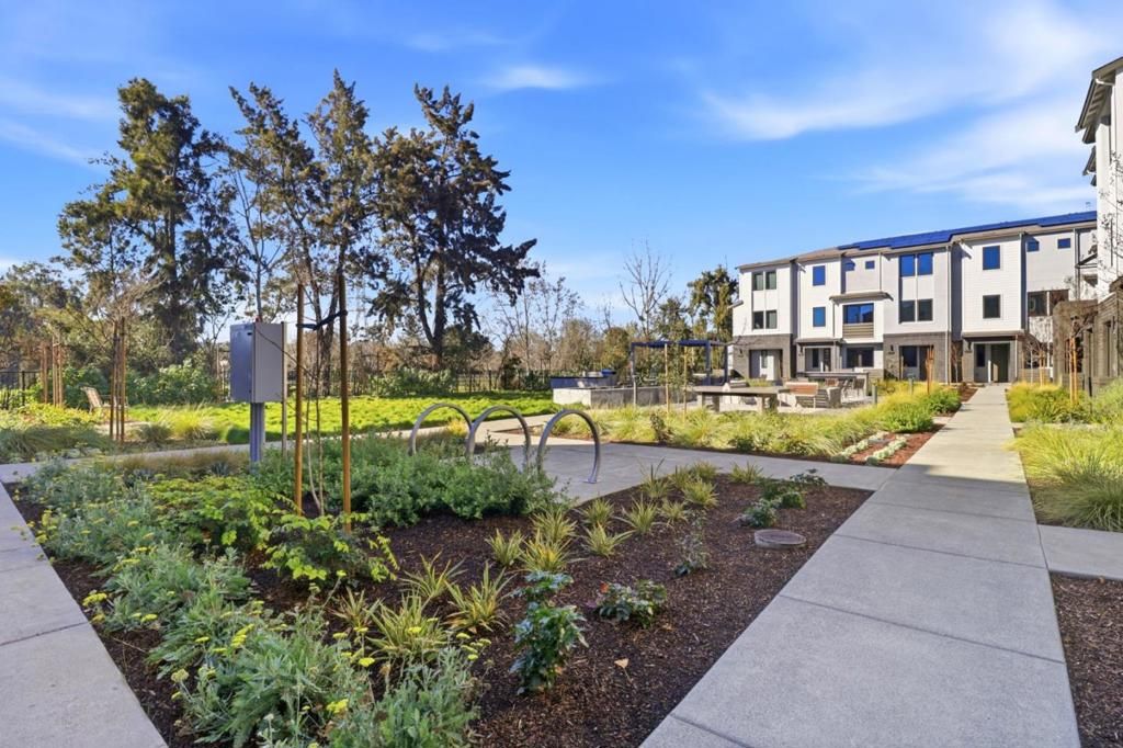 Image 16 of property listing at 1129 Esther Court, Palo Alto, CA 94303