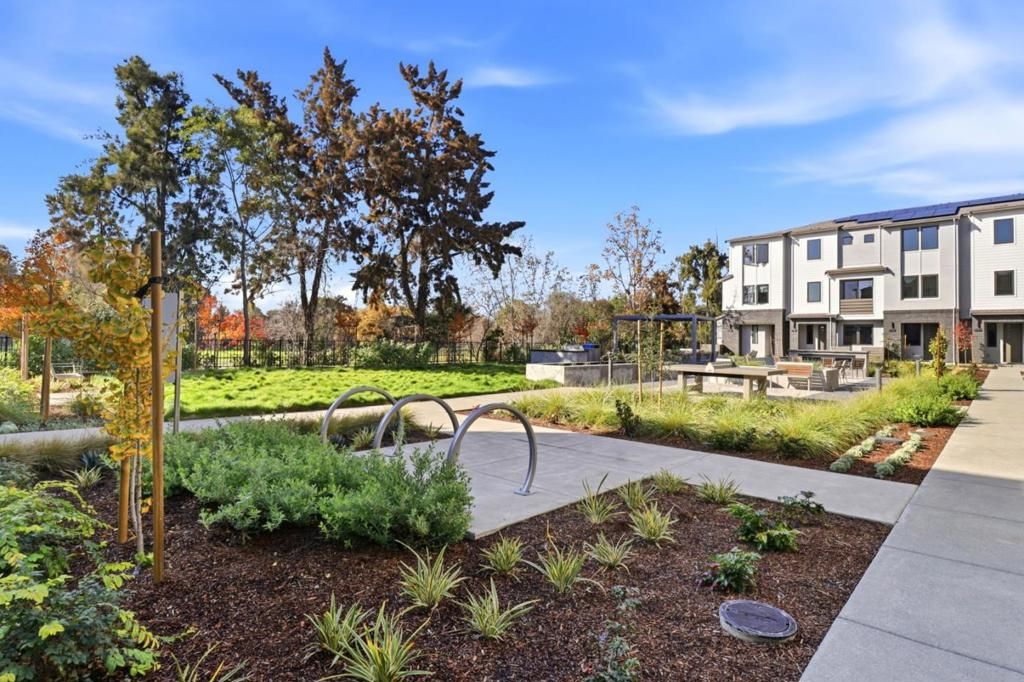 Image 21 of property listing at 1129 Esther Court, Palo Alto, CA 94303