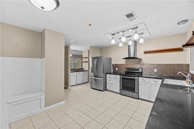 6133 Cumberland Circ, Corpus Christi, TX 78414