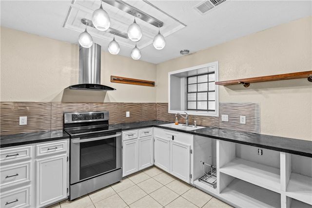 6133 Cumberland Circ, Corpus Christi, TX 78414