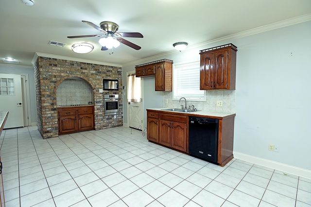 1119 Highway 20, Thibodaux, LA 70301