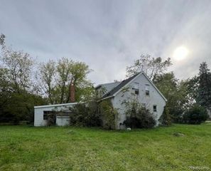 3193 Myrton Street, Burton, MI 48529