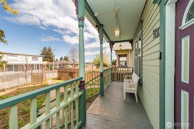 318 W 8th Street, Port Angeles, WA 98362