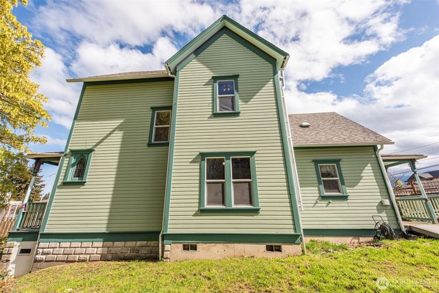 318 W 8th Street, Port Angeles, WA 98362