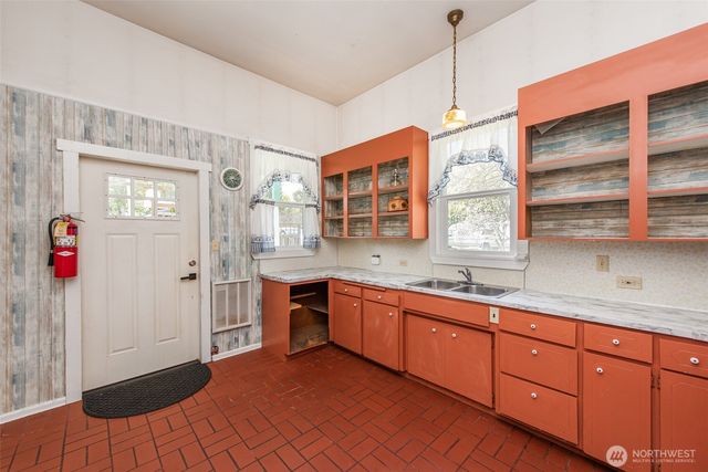 318 W 8th Street, Port Angeles, WA 98362
