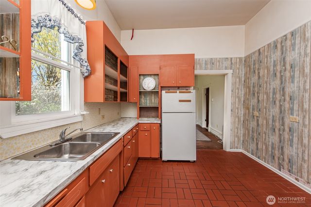318 W 8th Street, Port Angeles, WA 98362
