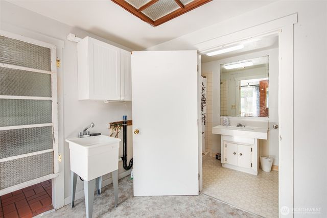 318 W 8th Street, Port Angeles, WA 98362
