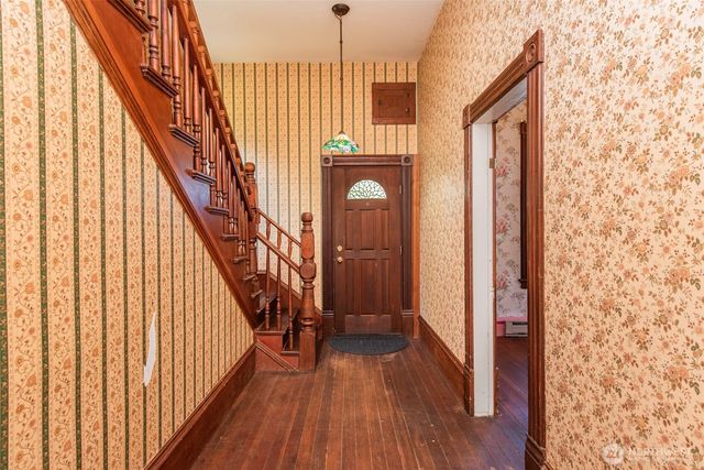 318 W 8th Street, Port Angeles, WA 98362