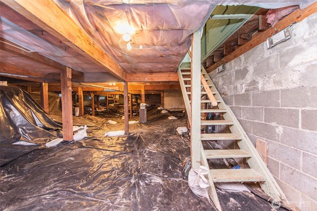 318 W 8th Street, Port Angeles, WA 98362