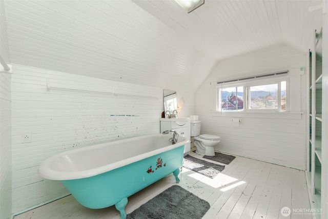 318 W 8th Street, Port Angeles, WA 98362