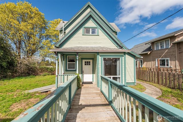318 W 8th Street, Port Angeles, WA 98362