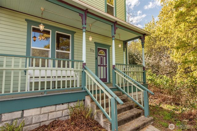 318 W 8th Street, Port Angeles, WA 98362