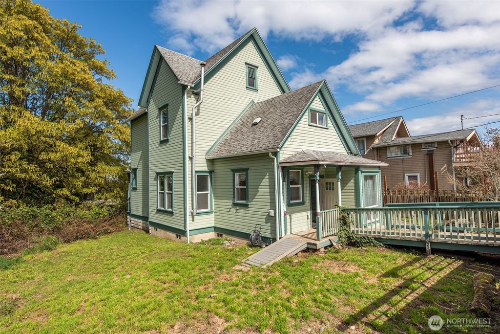 318 W 8th Street, Port Angeles, WA 98362