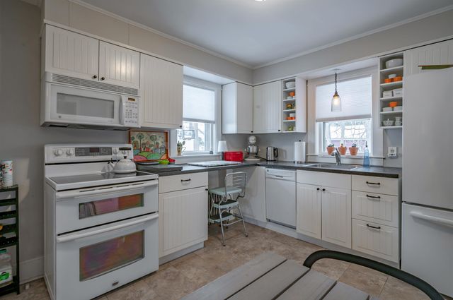 11 Pine Hill Avenue, Nashua, NH 03064