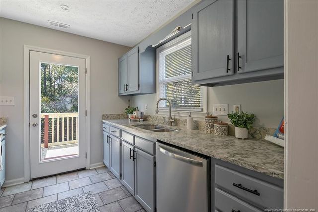 5611 Island View Drive, Hope Mills, NC 28348