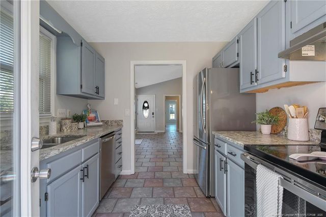 5611 Island View Drive, Hope Mills, NC 28348