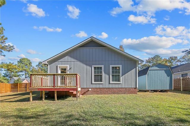 5611 Island View Drive, Hope Mills, NC 28348