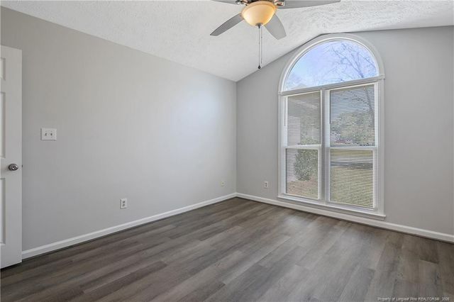 5611 Island View Drive, Hope Mills, NC 28348