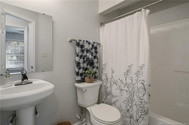 5611 Island View Drive, Hope Mills, NC 28348