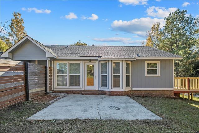 5611 Island View Drive, Hope Mills, NC 28348