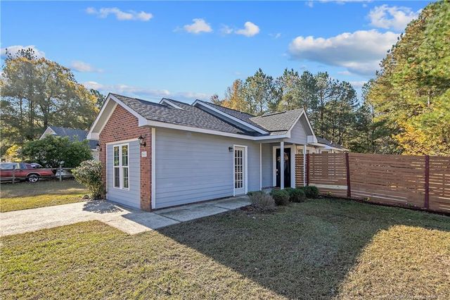 5611 Island View Drive, Hope Mills, NC 28348