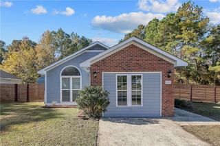 5611 Island View Drive, Hope Mills, NC 28348