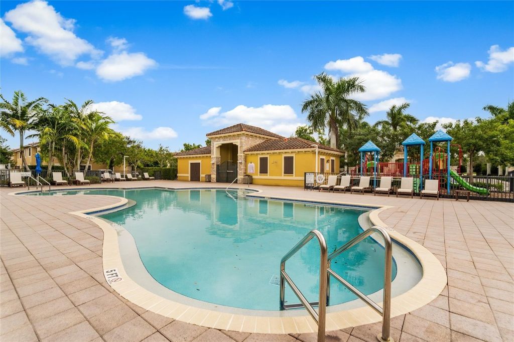 Image 42 of property listing at 9627 Town Parc Circle, Parkland, FL 33076