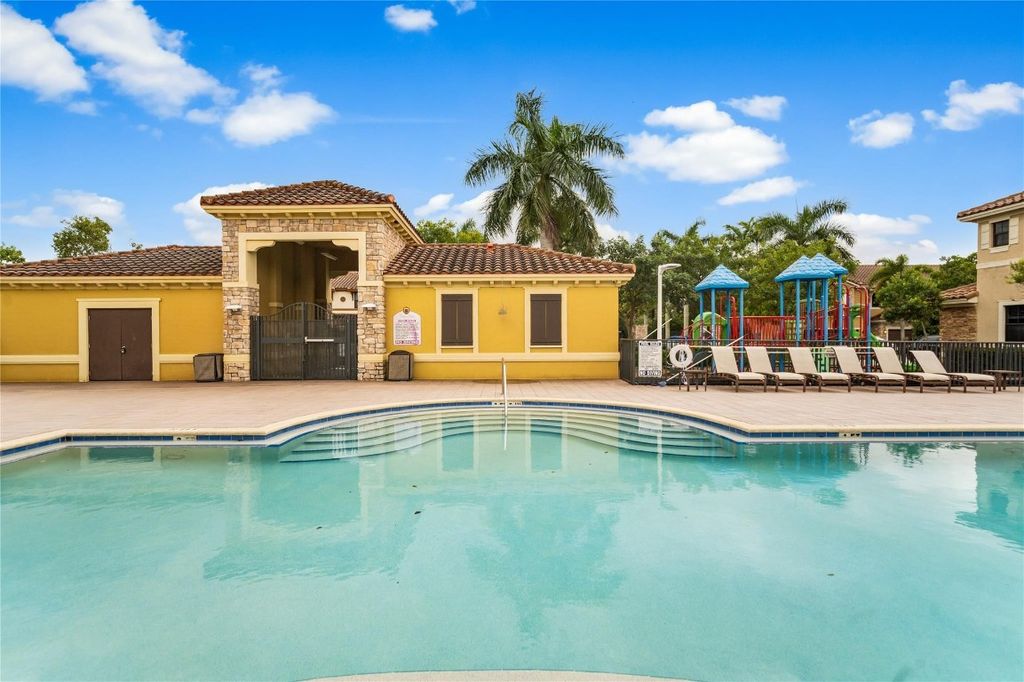 Image 43 of property listing at 9627 Town Parc Circle, Parkland, FL 33076