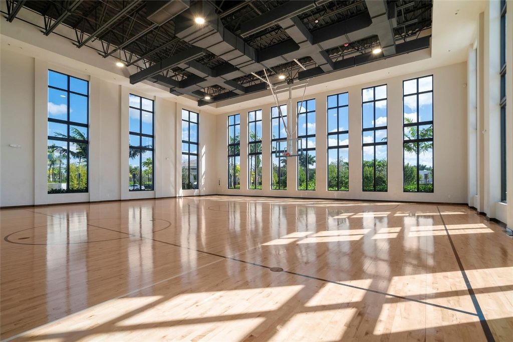 Image 55 of property listing at 9627 Town Parc Circle, Parkland, FL 33076