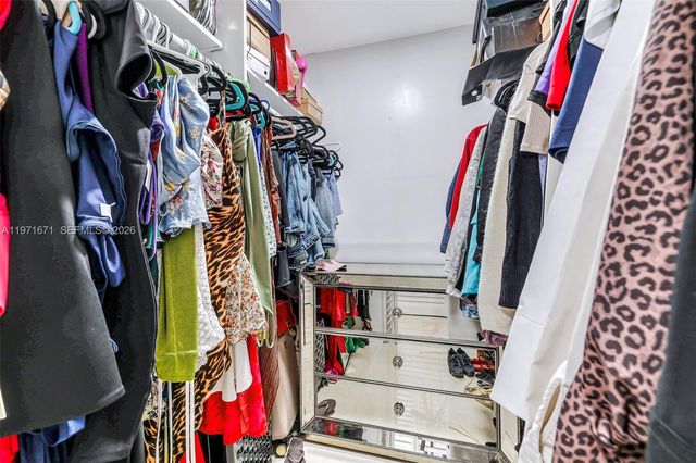 601 Ives Dairy Rd 00, Miami, FL 33179