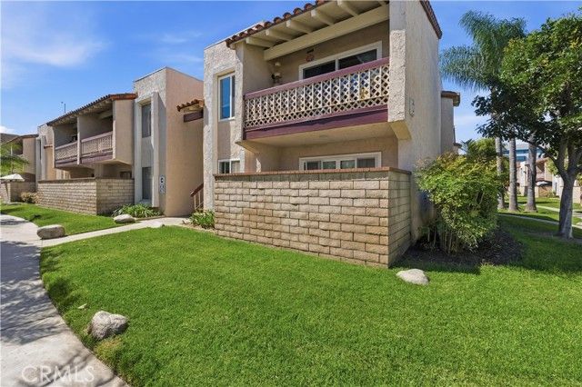 700 W La Veta C7, Orange, CA 92868