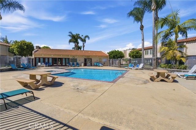 700 W La Veta C7, Orange, CA 92868