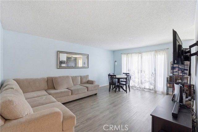 700 W La Veta C7, Orange, CA 92868