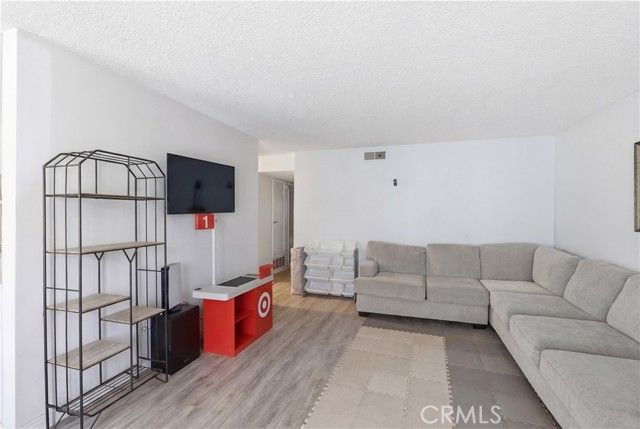 700 W La Veta C7, Orange, CA 92868