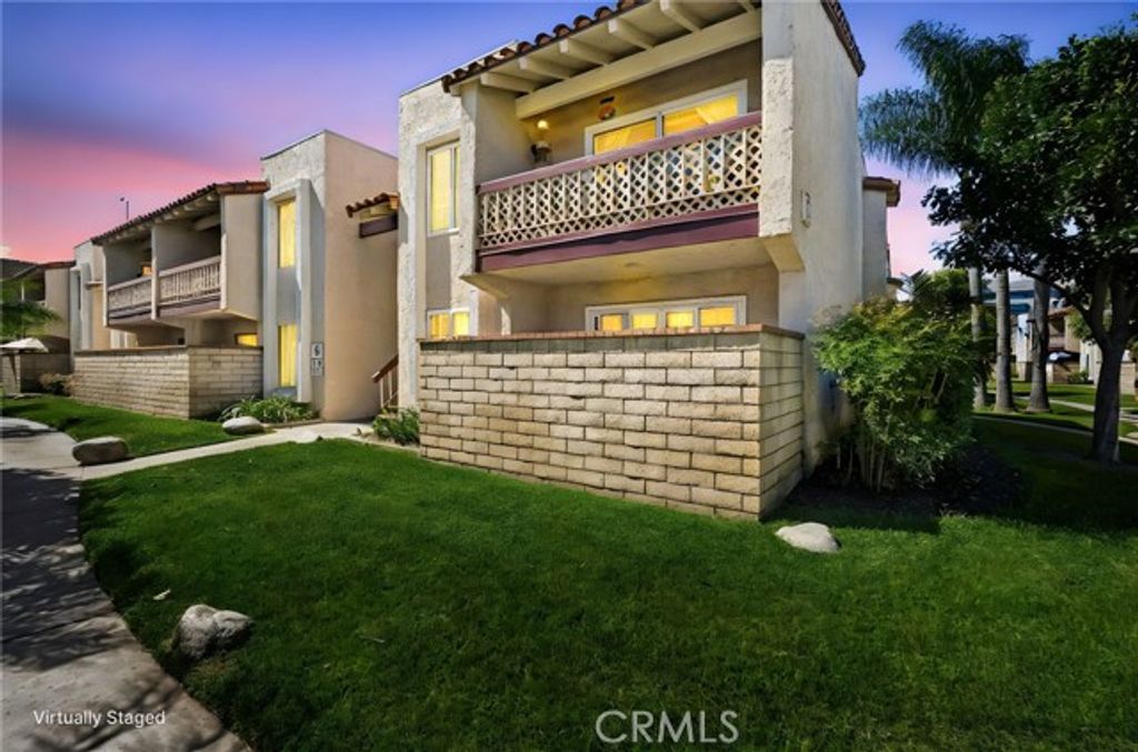 700 W La Veta C7, Orange, CA 92868