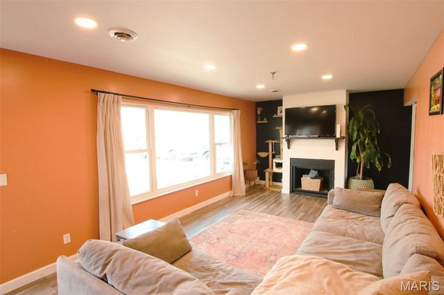 128 State Highway 100, Hermann, MO 65041