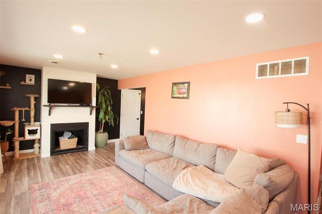 128 State Highway 100, Hermann, MO 65041