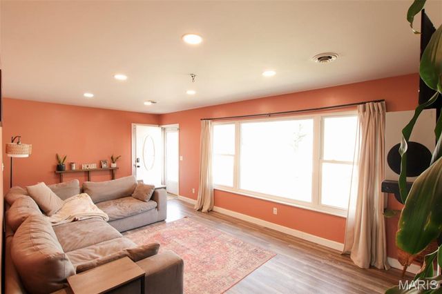 128 State Highway 100, Hermann, MO 65041