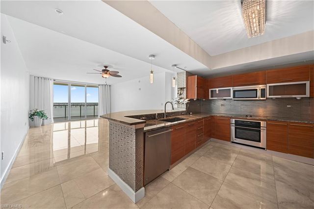 3000 Oasis Grand BLVD 1407, Fort Myers, FL 33916