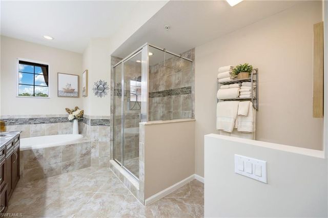6657 Alden Woods CIR 201, Naples, FL 34113
