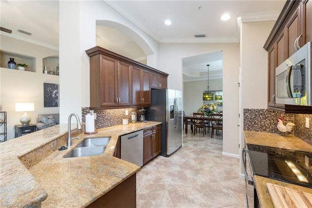 6657 Alden Woods CIR 201, Naples, FL 34113